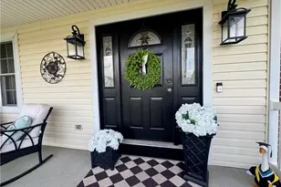 10520 Carrousel Woods Dr, New Middletown, OH 44442 - Photo 3
