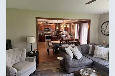 10520 Carrousel Woods Drive, New Middletown, OH 44442 - Photo 17