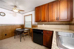 5276 W 48th St, Parma, OH 44134 - Photo 9