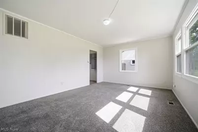 4316 Charleston Avenue, Lorain, OH 44055 - Photo 3