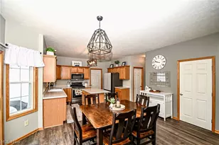 1295 Cheverton Ave, Louisville, OH 44641 - Photo 7