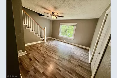 552 Gray Street, Zanesville, OH 43701 - Photo 3