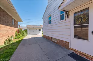 3122 Parklane Dr, Parma, OH 44134 - Photo 37