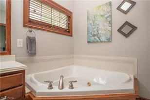 6612 Greyhawk St NW, Canton, OH 44708 - Photo 23