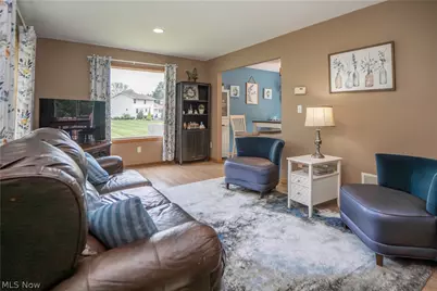 11032 Titus Avenue NW, Uniontown, OH 44685 - Photo 9