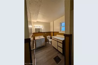 564 Carroll Street, Akron, OH 44304 - Photo 21