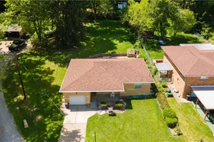 136 McHendry St, Weirton, WV 26062 - Photo 9