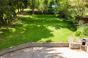 136 McHendry St, Weirton, WV 26062 - Photo 5