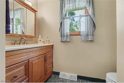 4250 Herr Fieldhouse Road, Worthington, OH 44470 - Photo 11