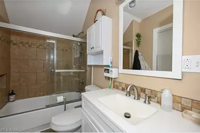 2116 W 32nd Street, Loveland, OH 44113 - Photo 13