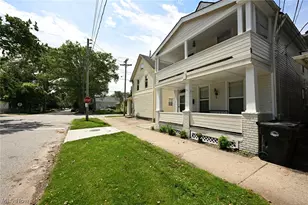 2116 W 32nd St, Loveland, OH 44113 - Photo 3
