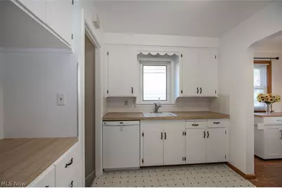 6602 Brownfield Drive, Parma, OH 44129 - Photo 5
