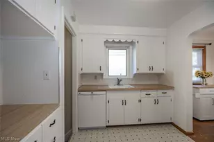 6602 Brownfield Dr, Parma, OH 44129 - Photo 5