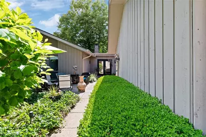 731 Creekside Drive #38, Aurora, OH 44202 - Photo 1