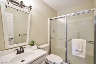 880 Hampton Ridge Dr, Akron, OH 44313 - Photo 17