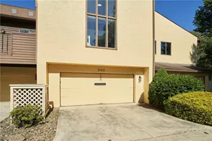 880 Hampton Ridge Dr, Akron, OH 44313 - Photo 1