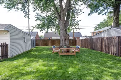 8111 Thornton Drive, Parma, OH 44129 - Photo 39