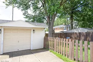8111 Thornton Dr, Parma, OH 44129 - Photo 35