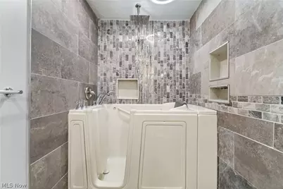 2219 34th Street NW, Canton, OH 44709 - Photo 17