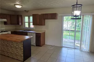 4852 Shadow Oak Dr, Youngstown, OH 44515 - Photo 3