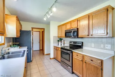 1488 Waters Edge Drive, Akron, OH 44313 - Photo 15