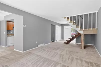 9582 Fernwood Drive, Olmsted Falls, OH 44138 - Photo 5