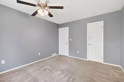 9582 Fernwood Drive, Olmsted Falls, OH 44138 - Photo 19