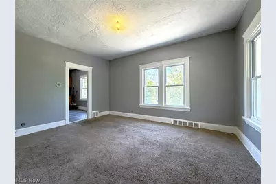 10514 Lamontier Avenue, Loveland, OH 44104 - Photo 9