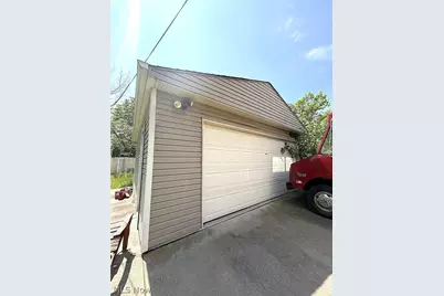 10514 Lamontier Avenue, Loveland, OH 44104 - Photo 21