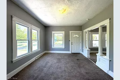 10514 Lamontier Avenue, Loveland, OH 44104 - Photo 9