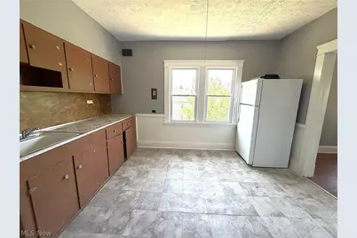 10514 Lamontier Avenue, Loveland, OH 44104 - Photo 35