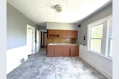 10514 Lamontier Avenue, Loveland, OH 44104 - Photo 33