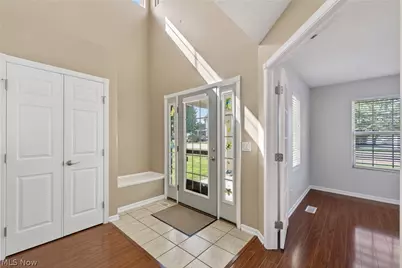 312 Lake Breeze Cove, Eastlake, OH 44095 - Photo 5