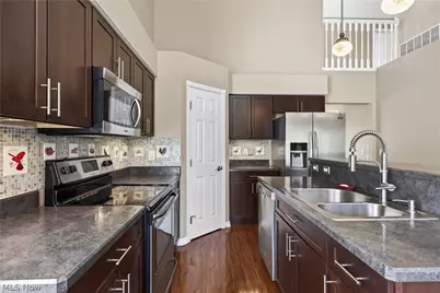 312 Lake Breeze Cove, Eastlake, OH 44095 - Photo 13