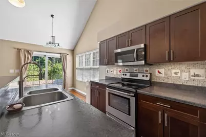 312 Lake Breeze Cove, Eastlake, OH 44095 - Photo 11