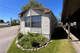 12860 Mayfield Rd, Chardon, OH 44024 - Photo 3