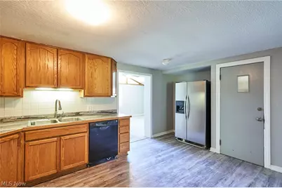 1160 Ivy Street NW, North Canton, OH 44720 - Photo 7