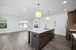2059 W 34th Pl, Loveland, OH 44113 - Photo 7