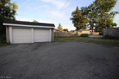 5757 Pearl Road, Parma, OH 44129 - Photo 23