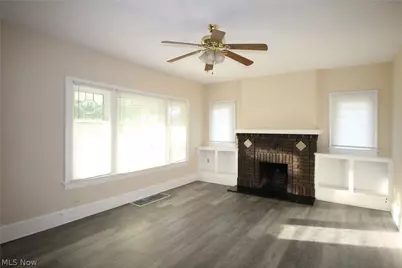 5757 Pearl Road, Parma, OH 44129 - Photo 7