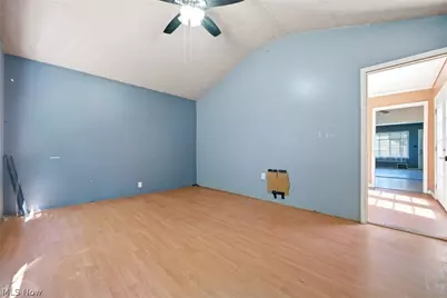 2670 Robindale Avenue, Akron, OH 44312 - Photo 17