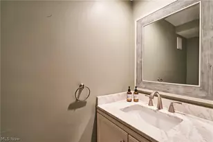 51 Nottoway Ct, Akron, OH 44313 - Photo 3
