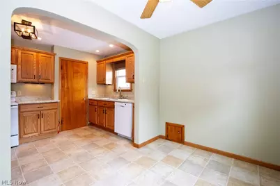 927 S Heltman Avenue, Ashland, OH 44805 - Photo 9