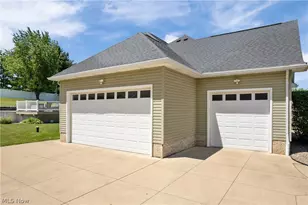5043 Violet Knoll Ave NE, Canton, OH 44705 - Photo 3