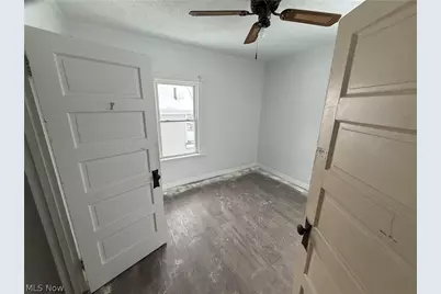 1362 Girard Street, Akron, OH 44301 - Photo 9