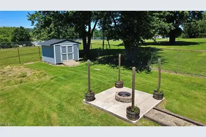1049 S Luck Avenue, Zanesville, OH 43701 - Photo 3