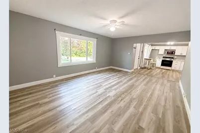 1049 S Luck Avenue, Zanesville, OH 43701 - Photo 11
