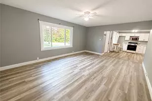 1049 S Luck Ave, Zanesville, OH 43701 - Photo 11