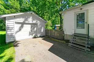 19 Nesbitt St, Poland, OH 44514 - Photo 13