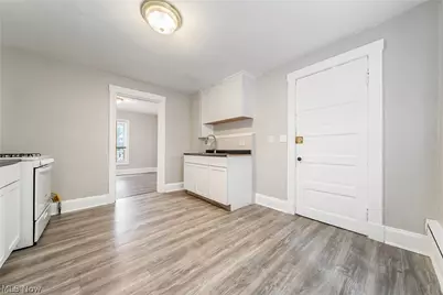 2036 Lark Street, Oakwood, OH 44107 - Photo 5